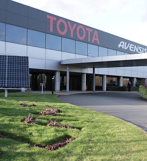 800px-Toyota_Motor_Manufacturing,_Burnaston,_Derby,_England.jpg